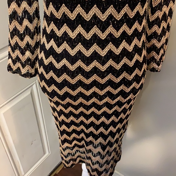 Black and Gold dress - Picture 6 of 15